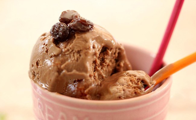 Ice Cream with Raisins 